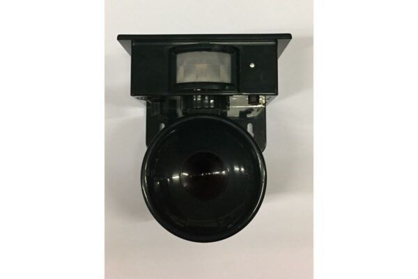 Birdchaser met zonnepaneel